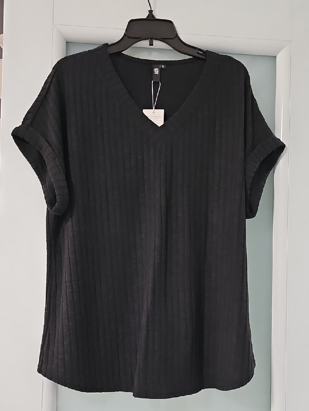 Women's Black Ribbed V-Neck Tunic Top